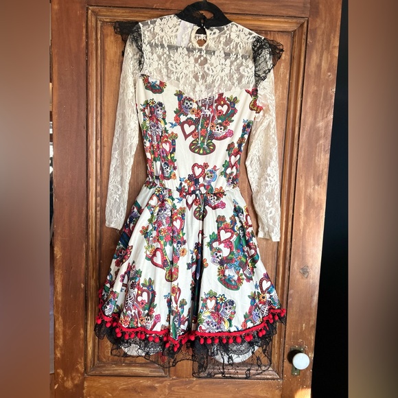 Cinco de mayo dress. - Picture 2 of 4